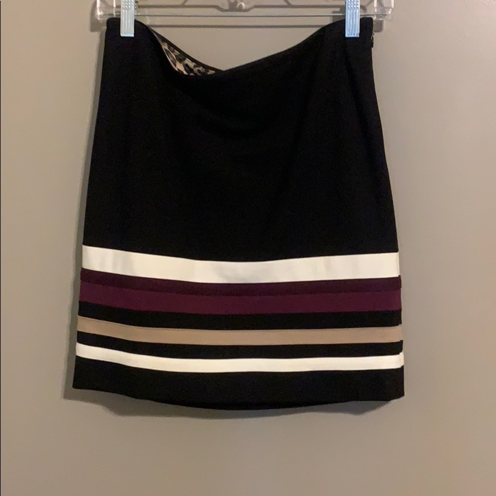 Adorable White House Black Market mini skirt